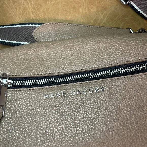 Marc Jacobs leather crossbody bag, beige. - Picture 2 of 4